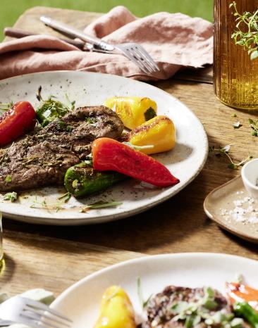 Rib-Eye-Steak mit Grill-Paprika
