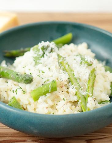 Cremiges Risotto mit grünem Spargel.