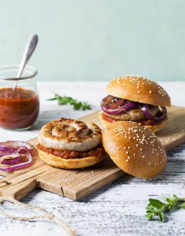 Selbstgemachter Wurstschnecken-Burger