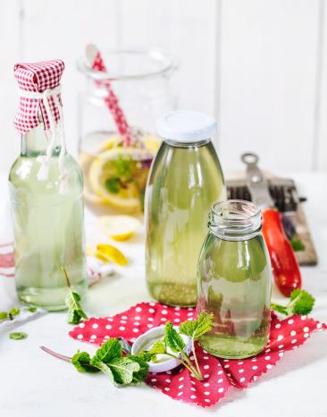 Zitronenmelissensirup mit Minze