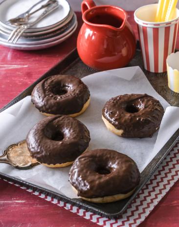 Donuts mit Schokoglasur