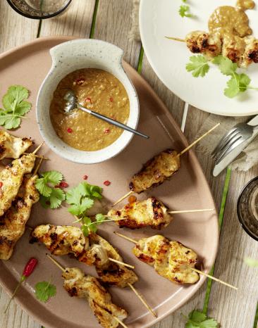 Saté-Spieße mit Erdnusssauce