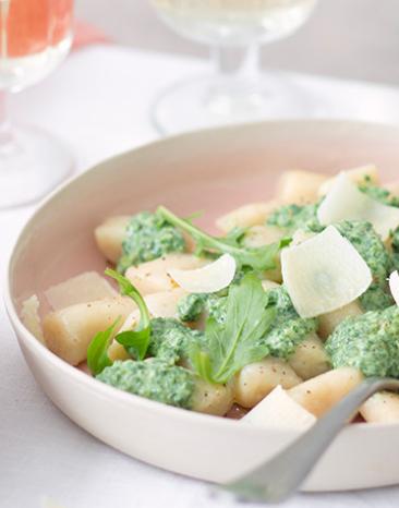 Selbstgemachte Gnocchi mit Rucola-Sauce