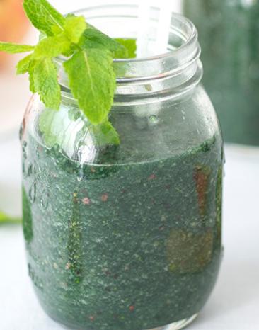 Apfel-Kiwi-Spirulina-Smoothie