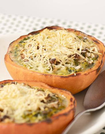 Gefüllter Hokkaido mit Spinat und Feta