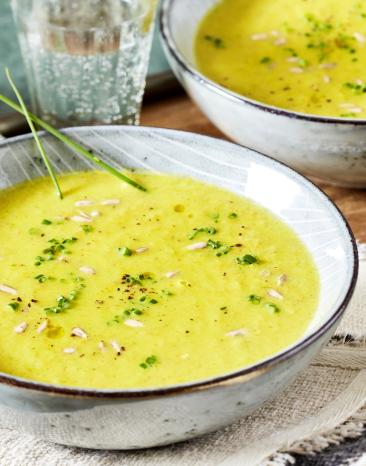 Schnelle Gemüsecremesuppe mit Karotten, Kohlrabi und Lauch.