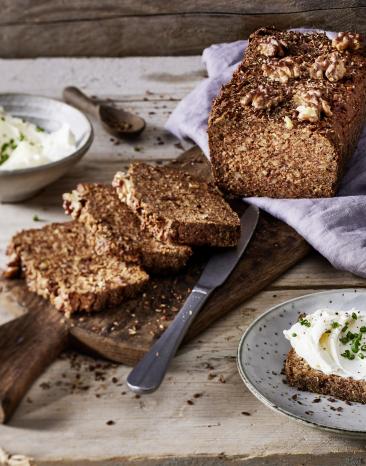 Mediterranes Nuss-Brot