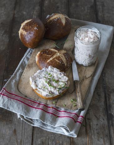 Brie-Preiselbeer-Creme