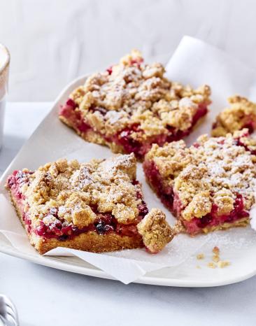 Streusel-Schnitten mit Apfel und Cranberrys