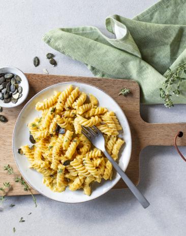 Vegane One-Pot-Pasta mit Kürbis