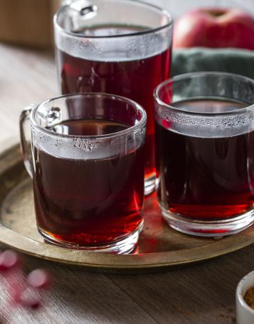 Apfelpunsch mit Johannisbeere