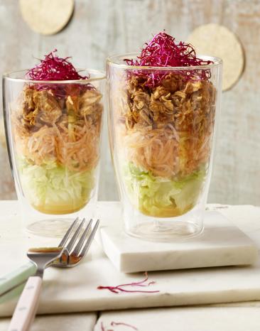 Pulled-Chicken-Schichtsalat im Glas