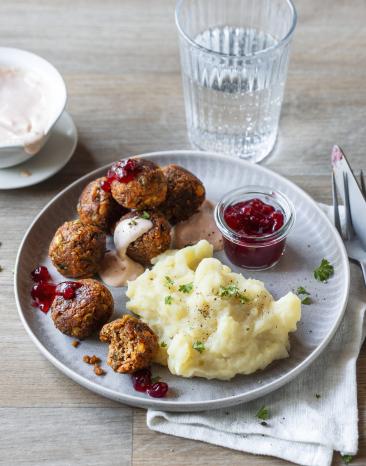 Vegane Köttbullar mit Kartoffelstampf