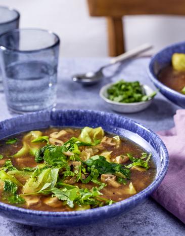 Asiatische Kohlsuppe