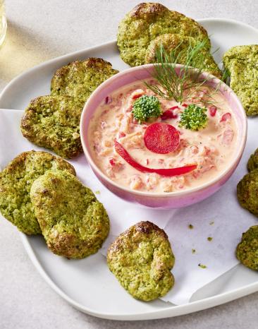 Gebackene Brokkoli-Nuggets mit Paprika-Dip