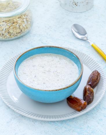Hafer-Babybrei mit Sanddornsaft und Datteln
