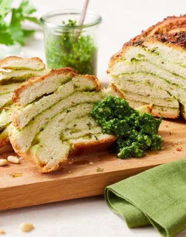 Kräuter Babka angeschnitten.