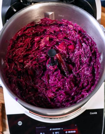 Selbst gemachter Rotkohl im Cookit