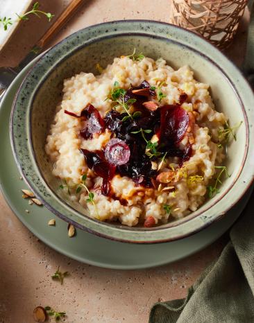 Cremiges veganes Risotto mit Balsamic-Zwiebeln