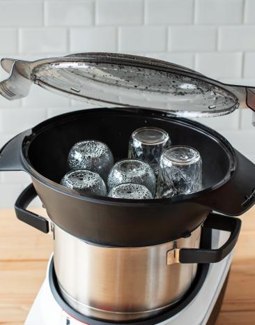 Einmachgläser zur Reinigung im Cookit