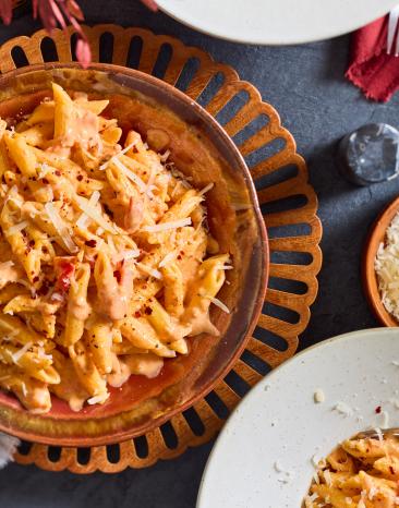 Penne alla Vodka in einer Schale.