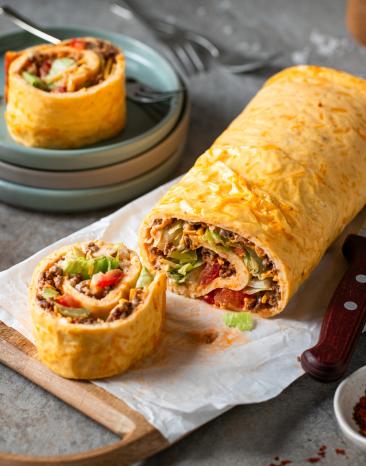 Low Carb Big Mac Rolle, angeschnitten.