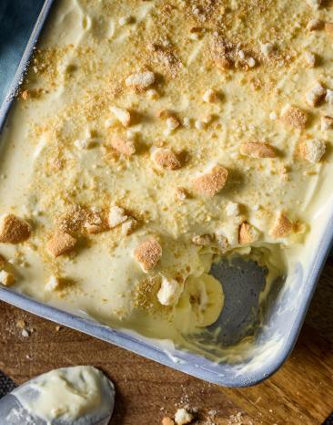 New York Bananen-Pudding in einer Auflaufform.