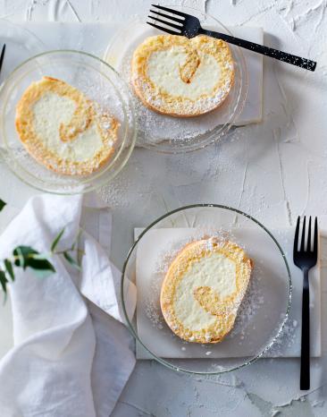 Zitronen-Biskuitrolle