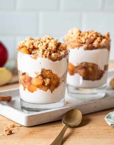 Bratapfel-Crumble Schichtdessert