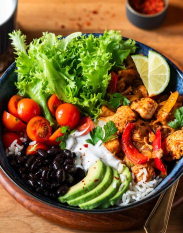 Kalorienarme Chicken-Fajita-Bowl