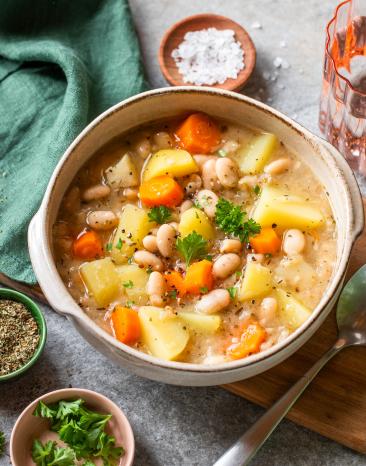 Weiße Bohnensuppe mit Kartoffeln